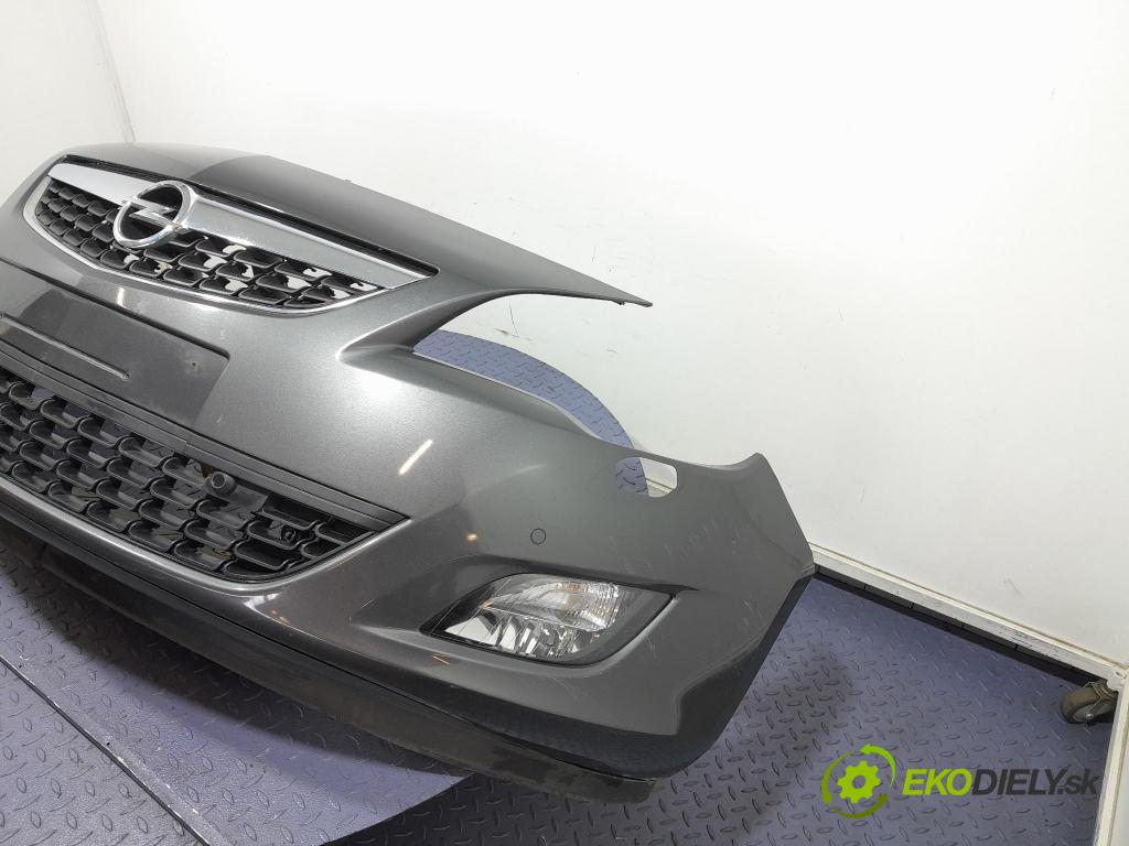 Opel Astra 2011 nárazník Predné