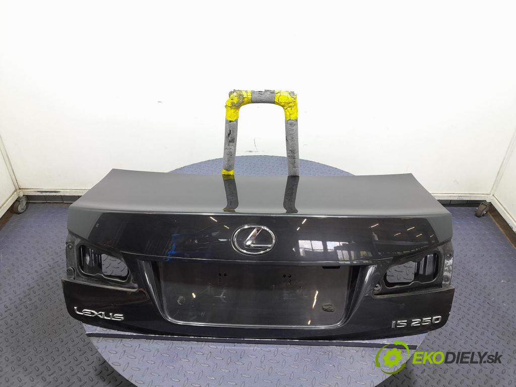 Lexus IS 2006 zadní dveře kufra: kufr