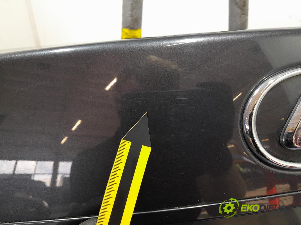 Lexus IS 2006 zadní dveře kufra: kufr
