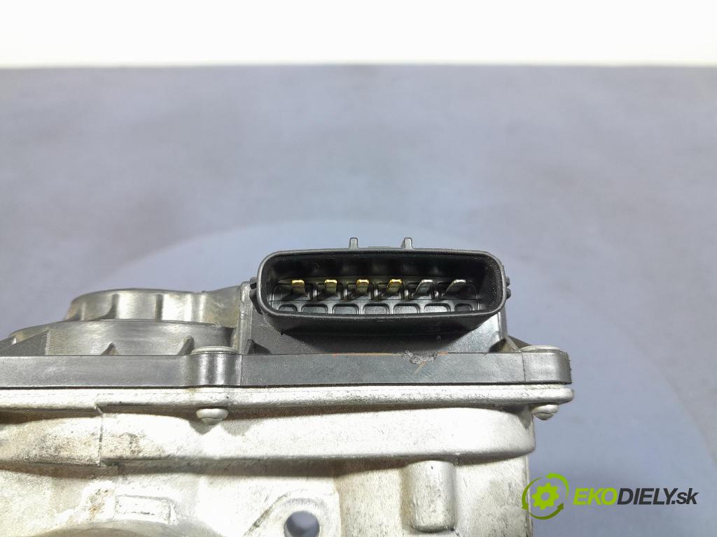 Lexus IS 2006 klapka 22030-31020