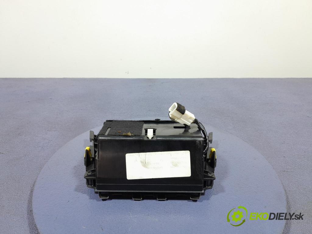 Toyota Avensis 2009 Popolník: 83950-05010