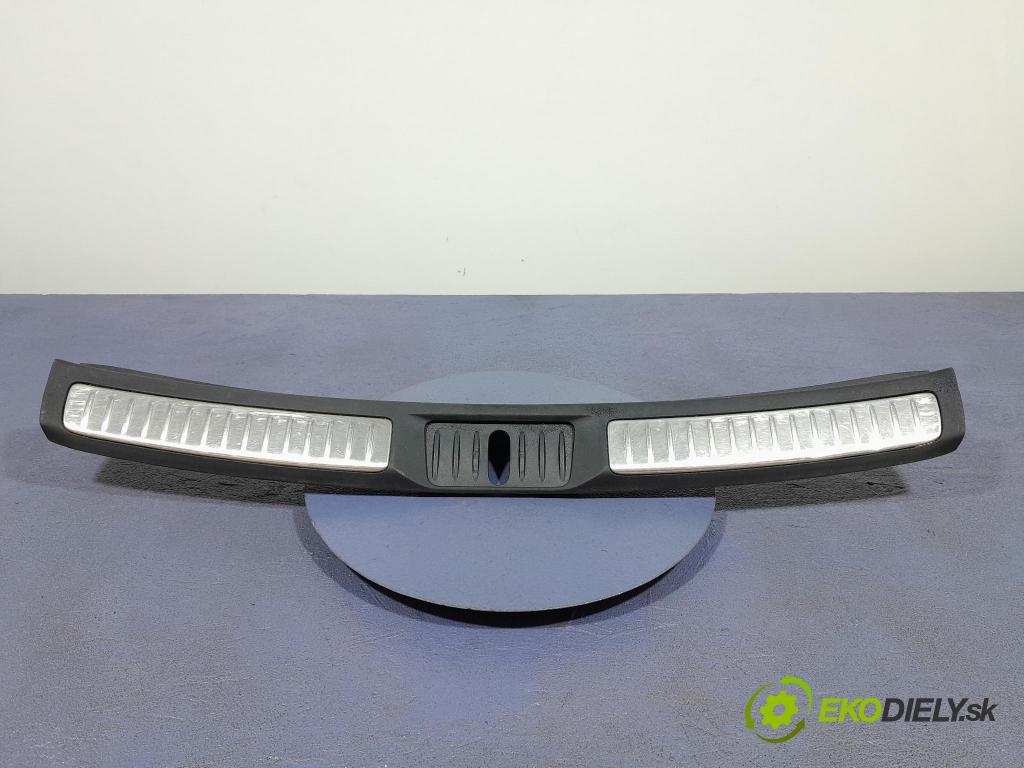Toyota Avensis 2009 lišta kufra: 58387-05110