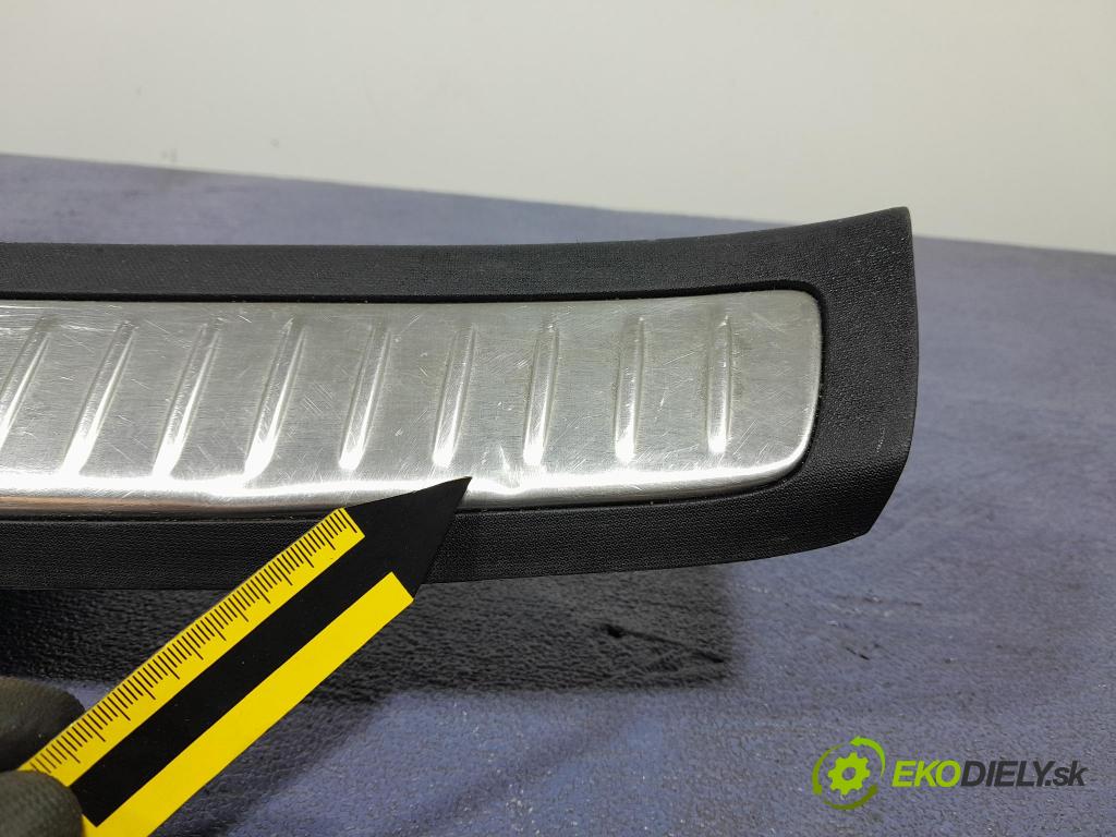 Toyota Avensis 2009 lišta kufra: 58387-05110