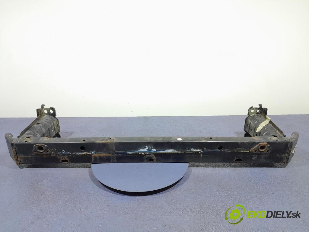 Toyota Avensis 2009 výstuha narazník Predné