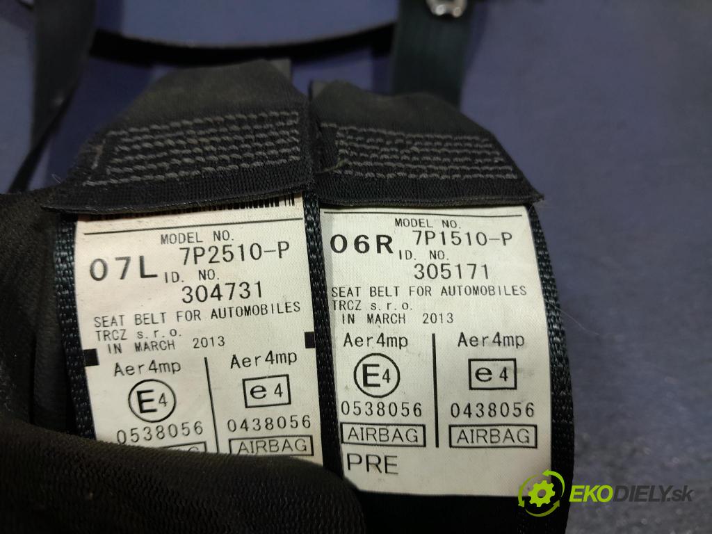 Toyota Avensis 2009 kokpit,pristrojová doska 