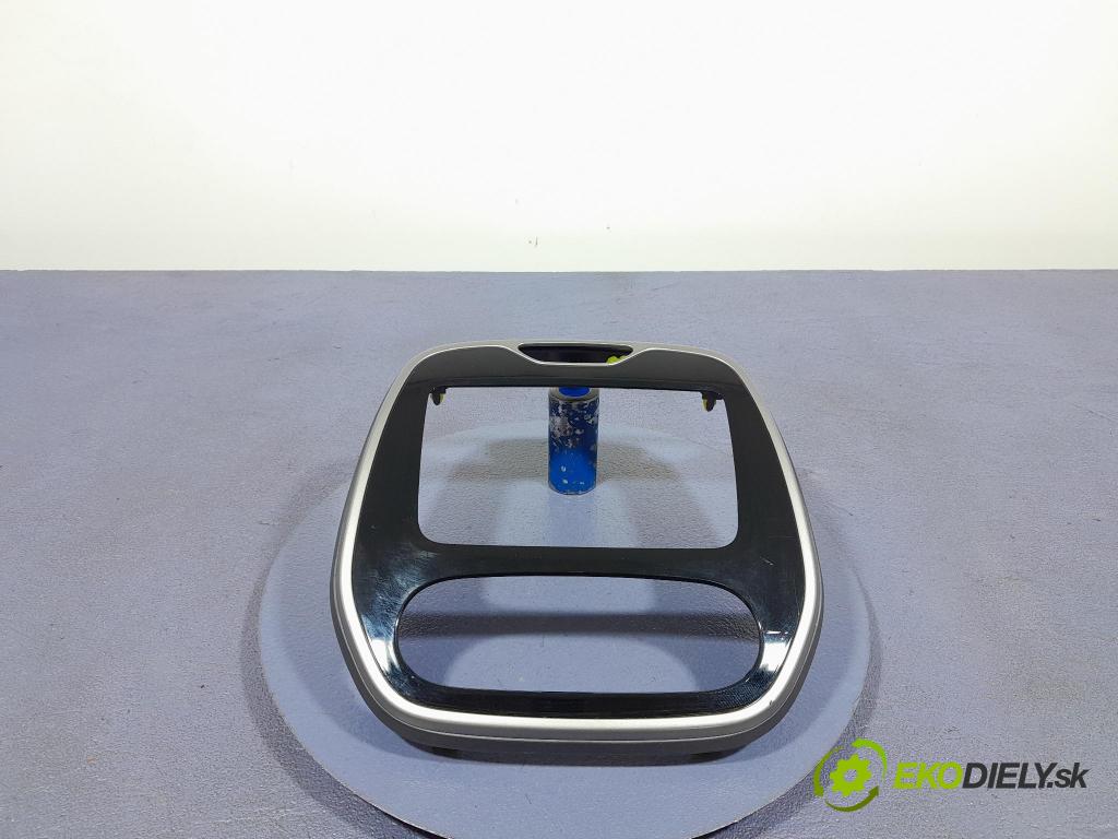 Renault Captur 2013 kryt Plast: Interiéry: 682705384R