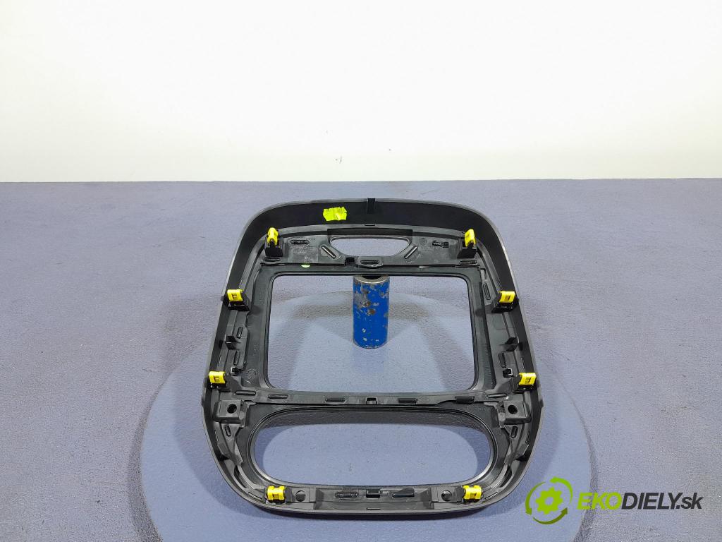 Renault Captur 2013 kryt Plast: Interiéry: 682705384R