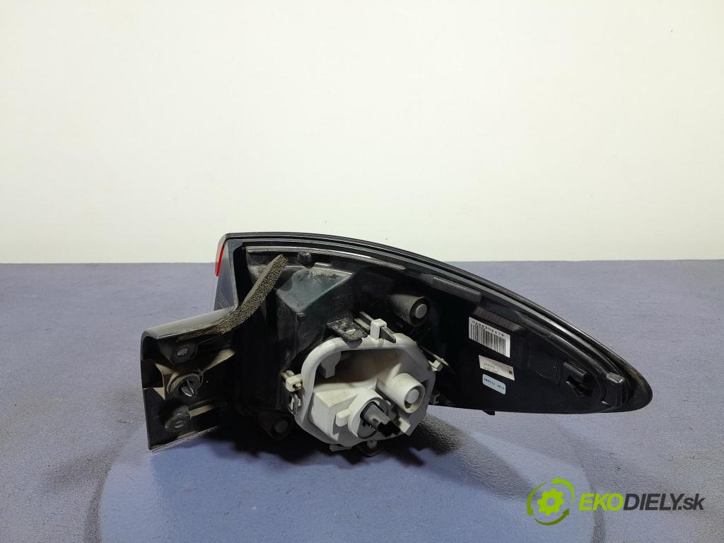 Renault Captur 2013 svetlo / reflektor zad ľavá Vonkajsia: 265558548R