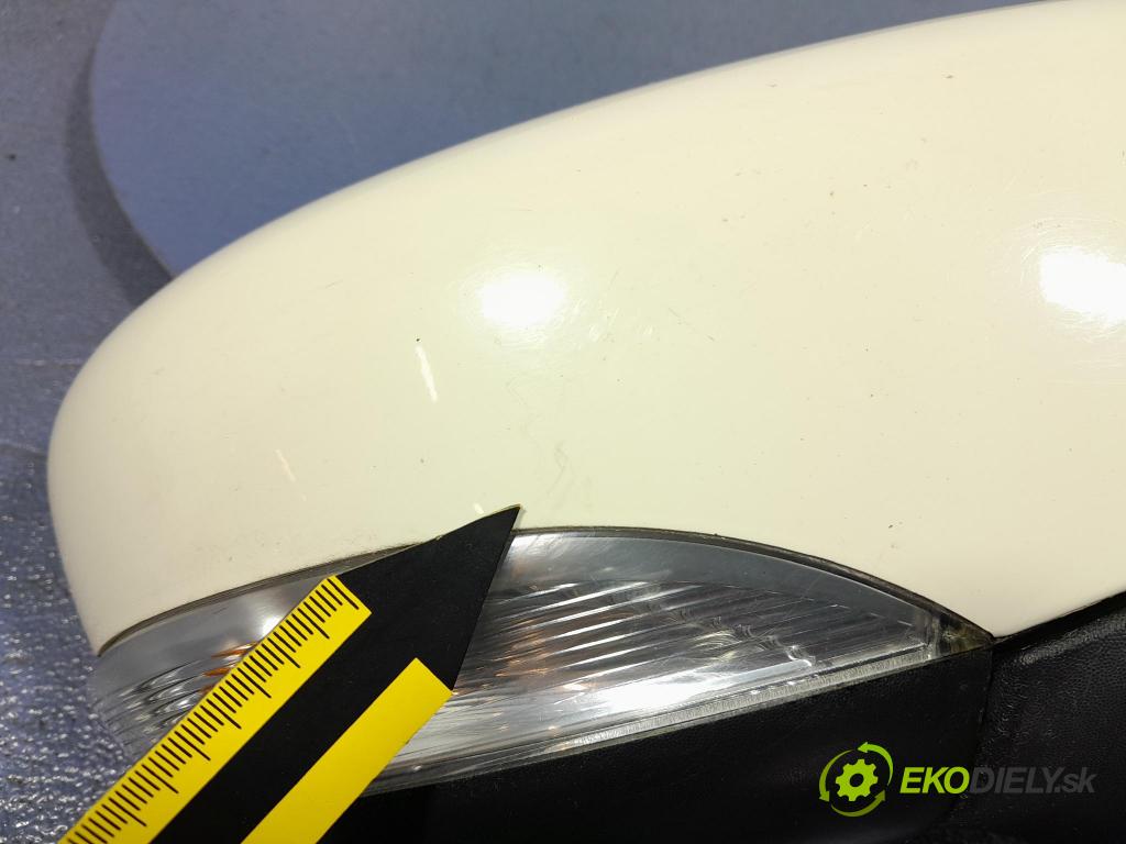 Renault Captur 2013 zrkadlo pravé
