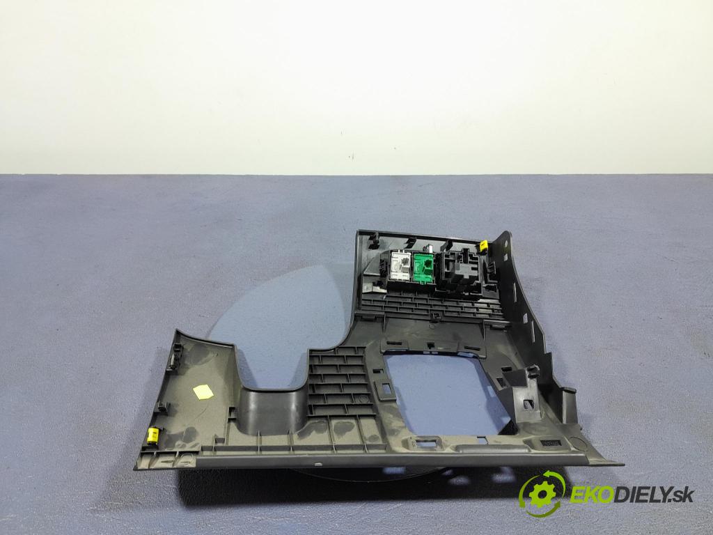 Renault Captur 2013 kryt Plast: Interiéry: 689219226R