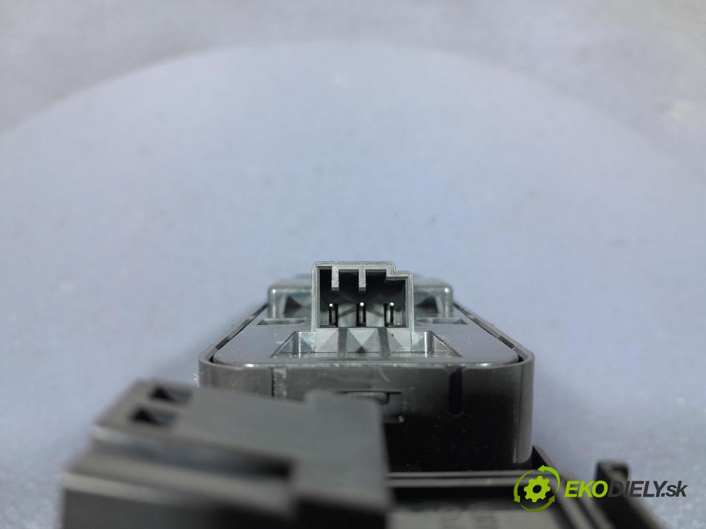 Volvo V40 2014 prepínač Okná: 31376496