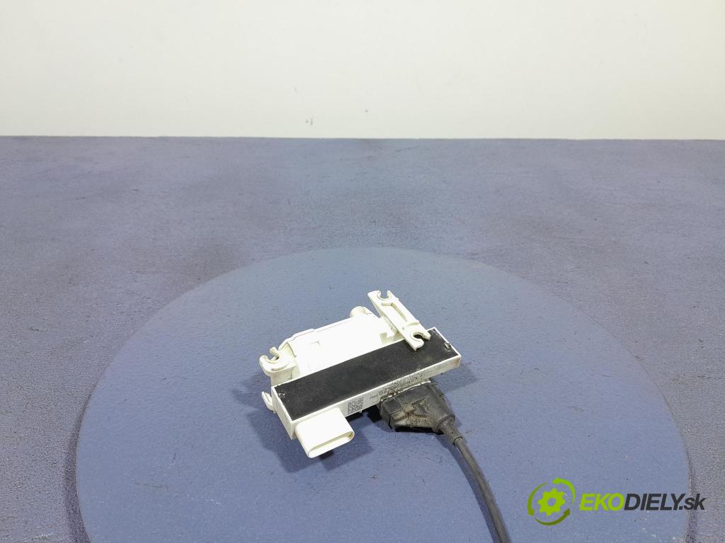 Bmw X7 2021 zámok dvere Predné Vľavo: 7444677