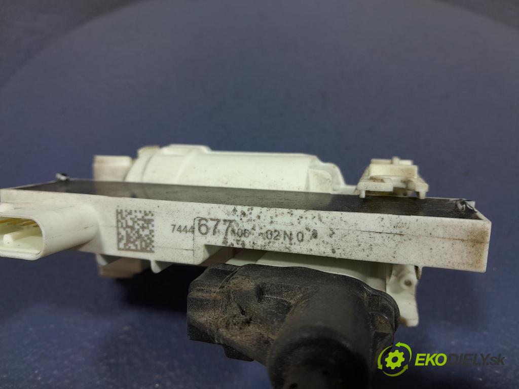 Bmw X7 2021 zámok dvere Predné Vľavo: 7444677