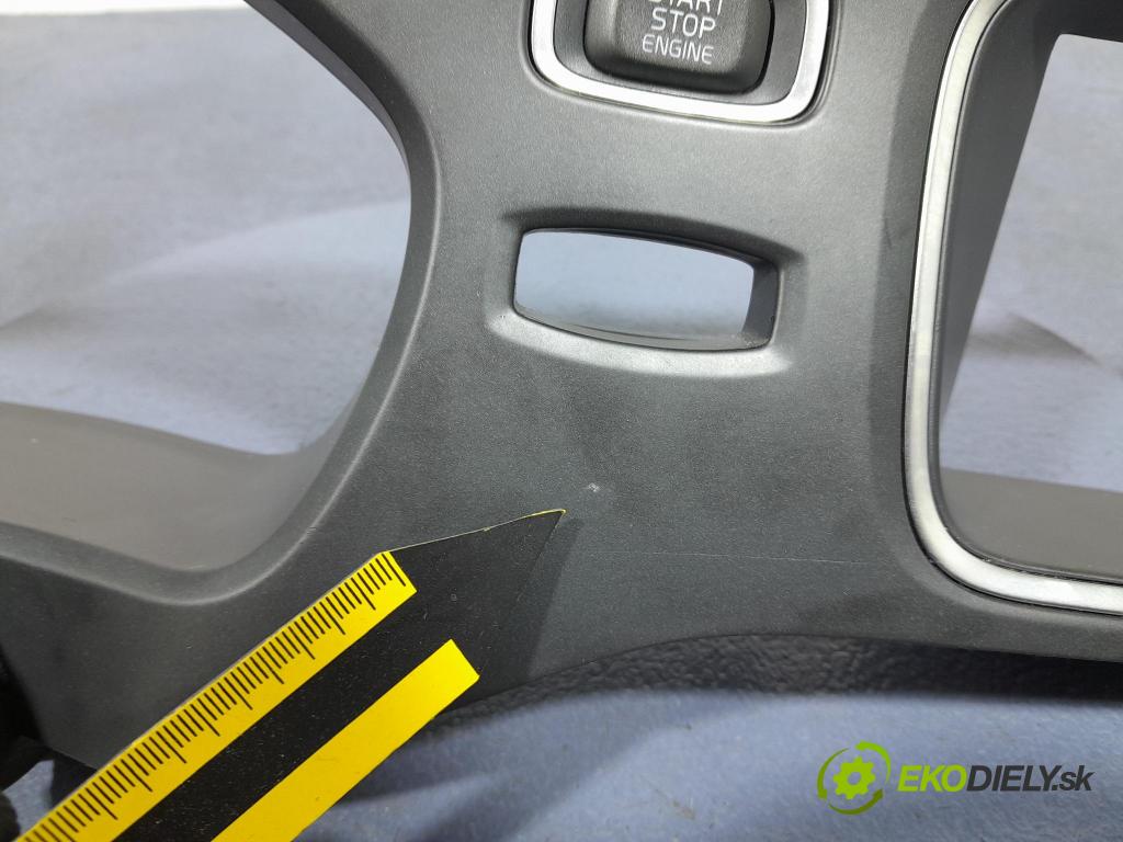 Volvo V40 2014 kryt Plast: Interiéry: 31389535