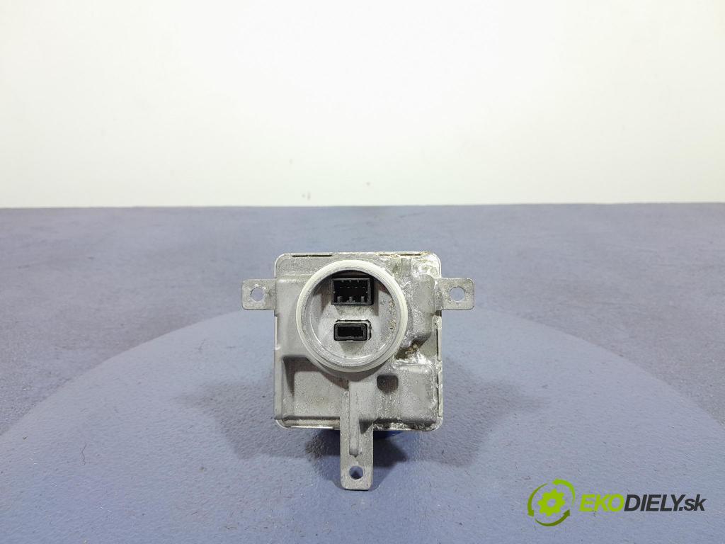 Volvo V40 2014 měnič 7226115099