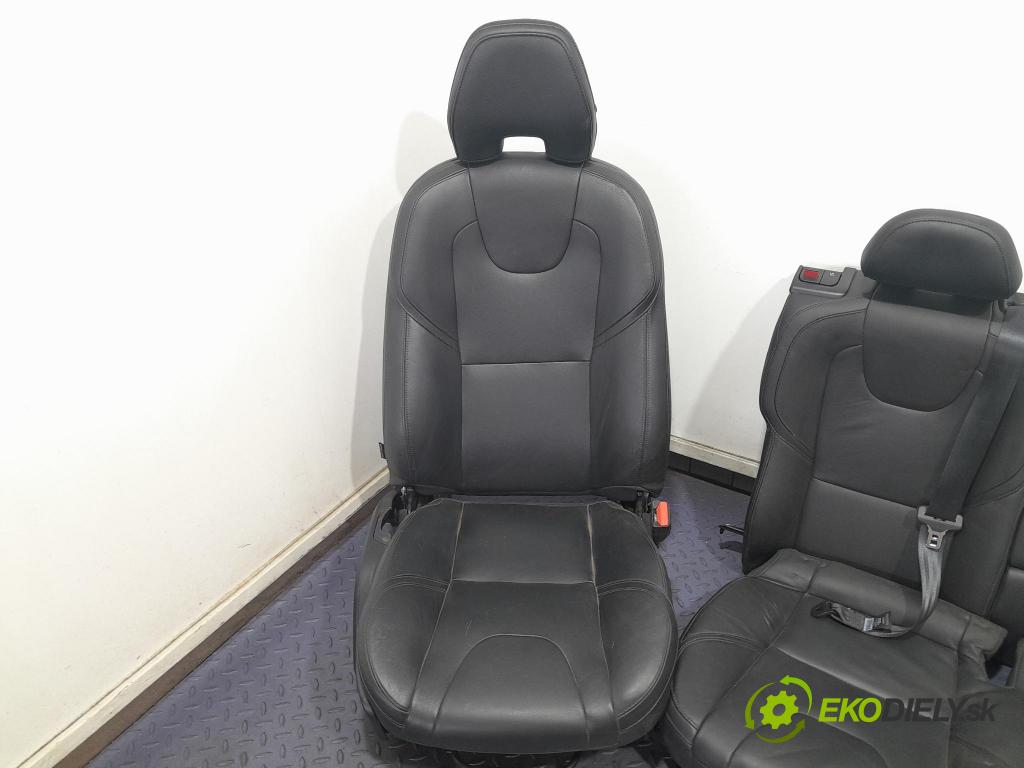 Volvo V40 2014 sedačke: Soubor.