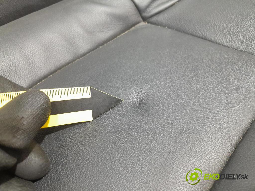 Volvo V40 2014 sedačke: Soubor.