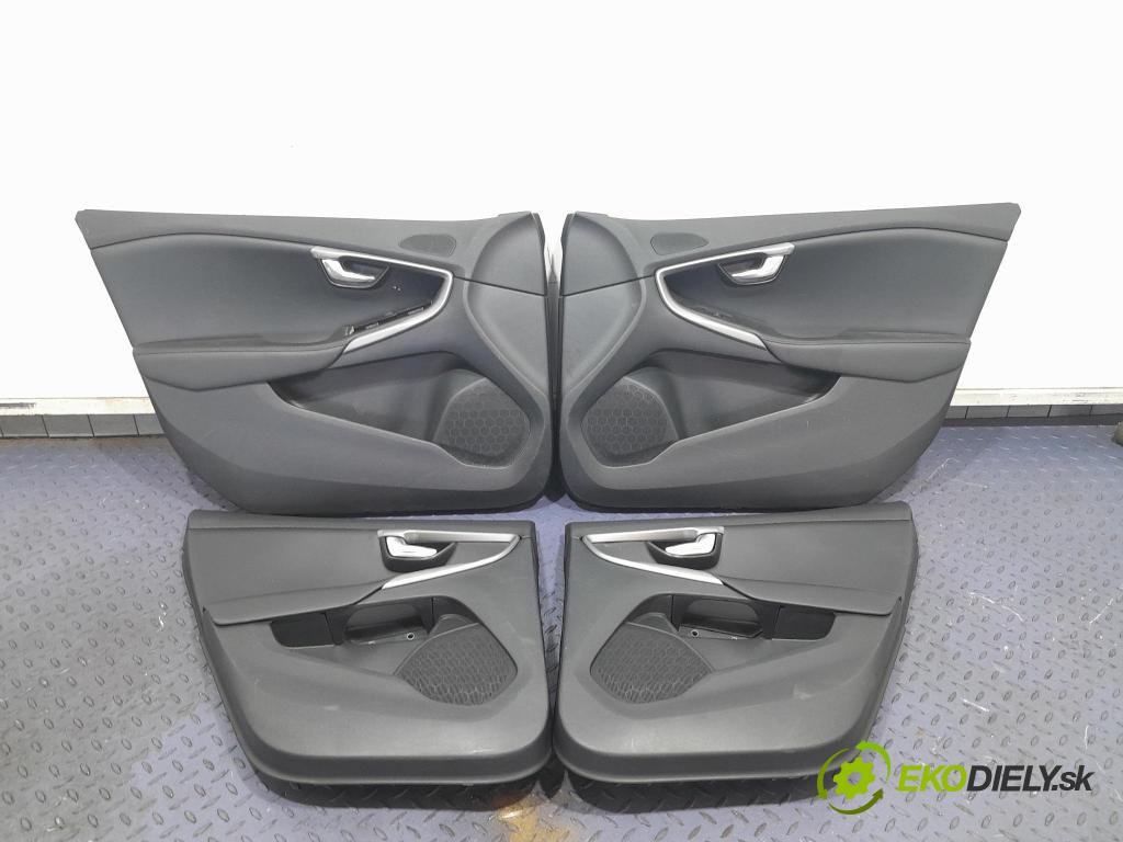 Volvo V40 2014 sedačke: Soubor.