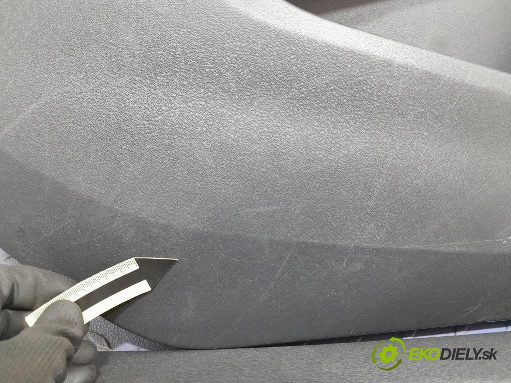 Volvo V40 2014 sedačke: Soubor.