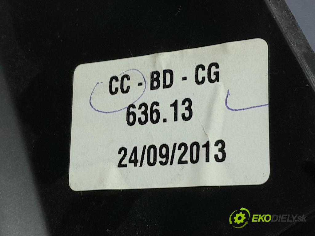 Renault Captur 2013 loketní opěrka 