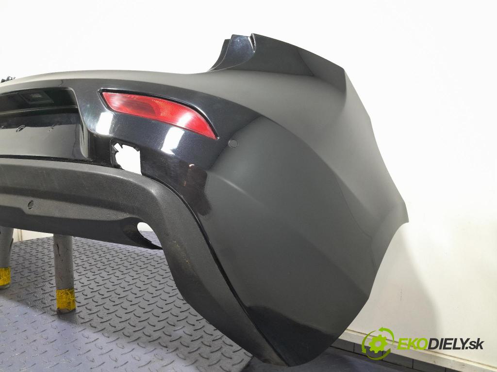 Volvo V40 2014 nárazník Zad: