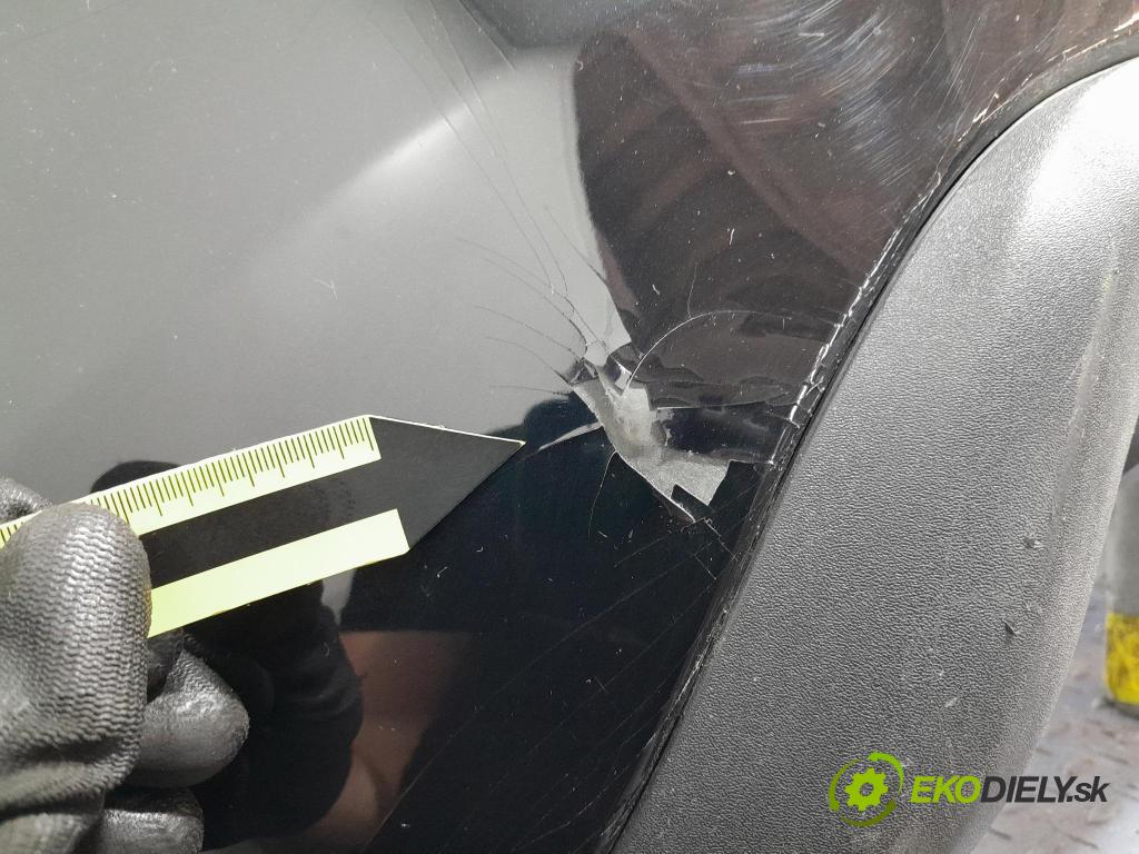 Volvo V40 2014 nárazník Zad: