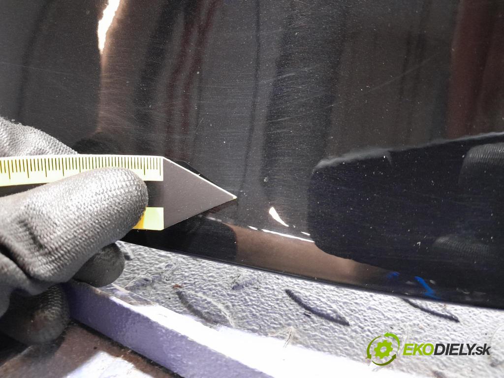 Volvo V40 2014 zadní dveře kufra: kufr