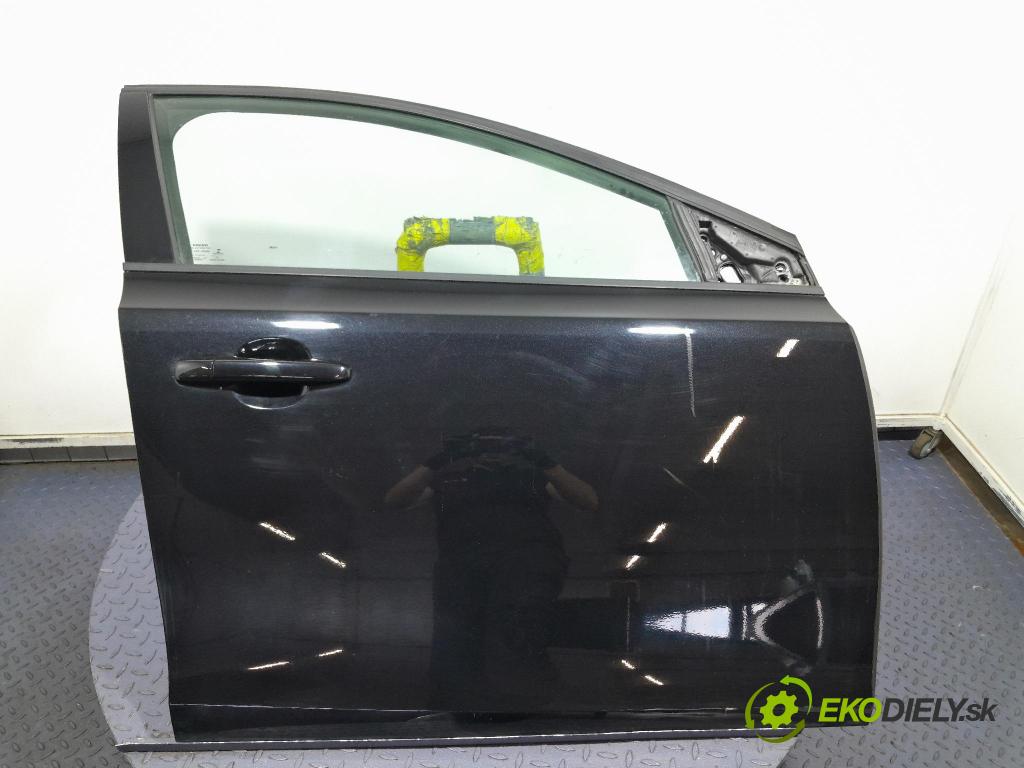 Volvo V40 2014 dvere Predné pravé