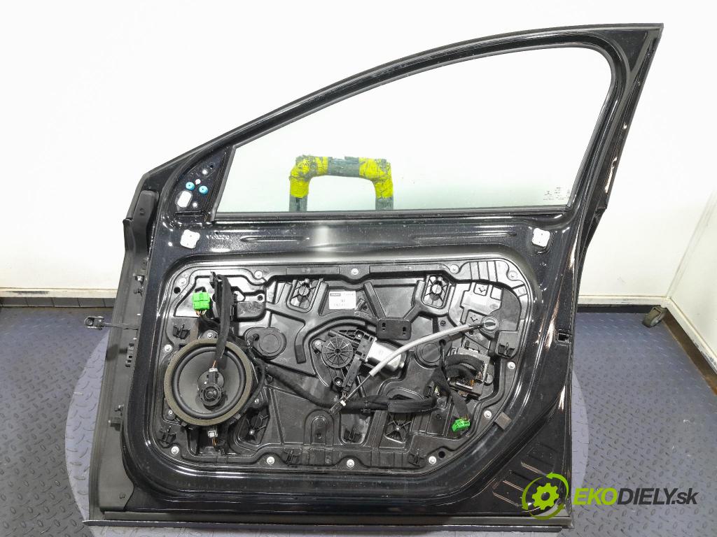 Volvo V40 2014 dvere Predné pravé