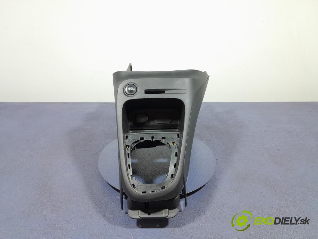 Renault Captur 2013 kryt Plast: Interiéry: 969129343R