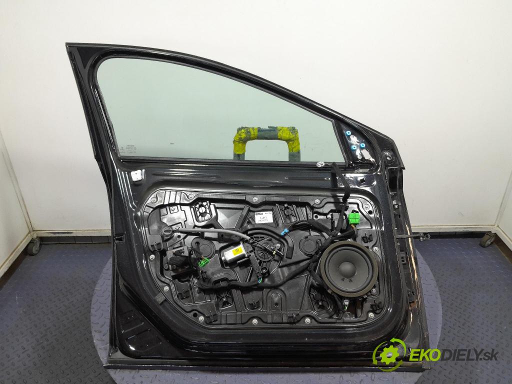 Volvo V40 2014 dvere Predné Vľavo: 