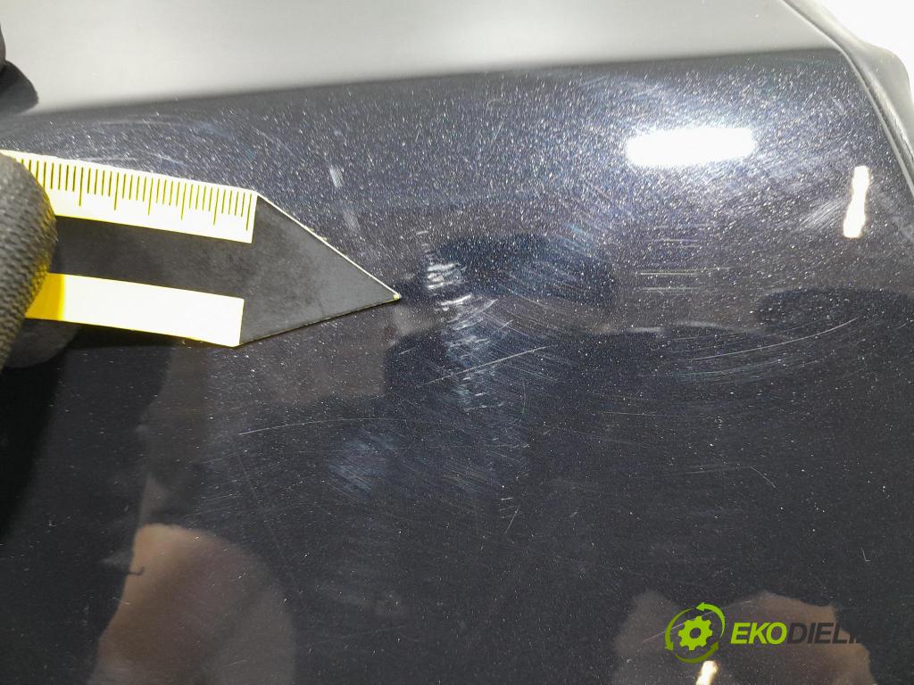 Volvo V40 2014 dveře Zad: prave
