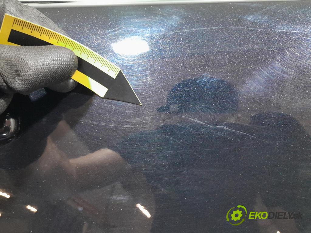 Volvo V40 2014 dveře Zad: prave