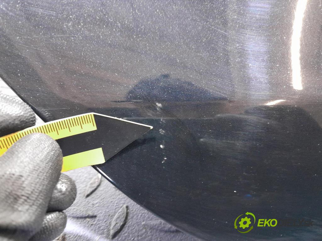 Volvo V40 2014 dveře Zad: prave