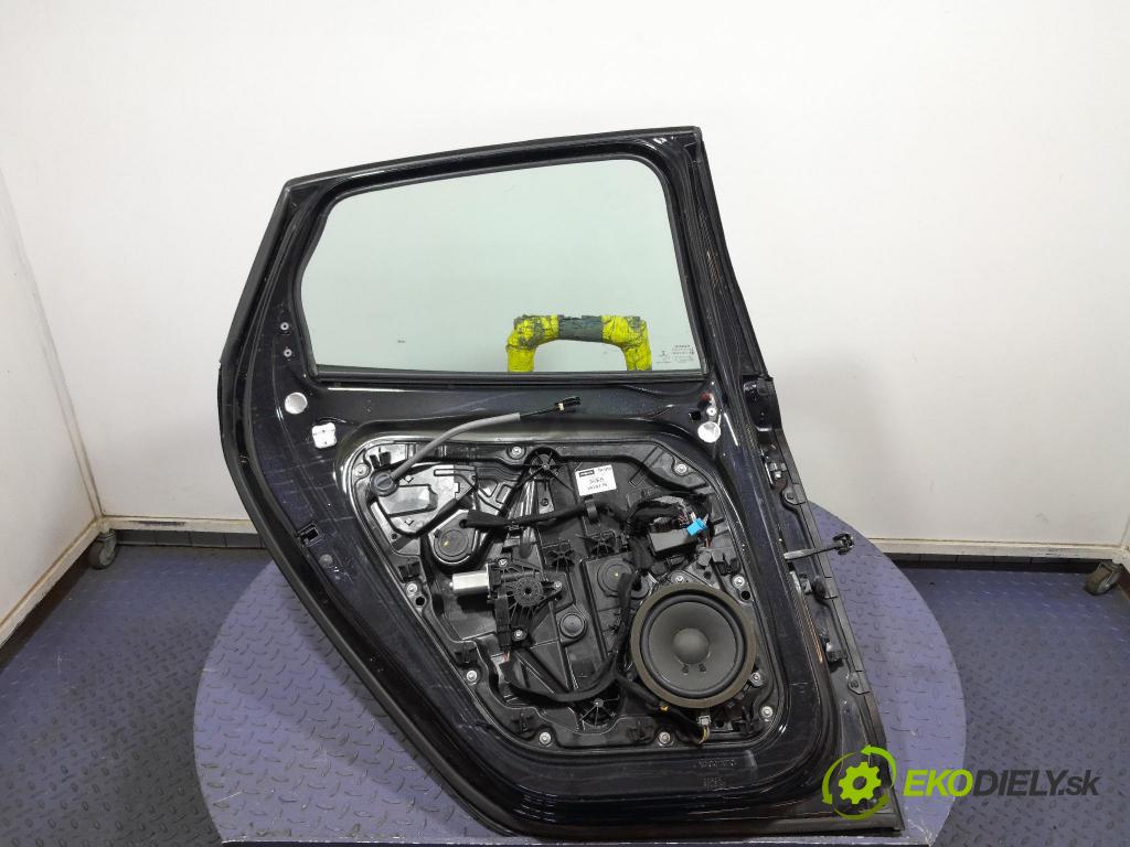 Volvo V40 2014 dvere zad Vľavo: 