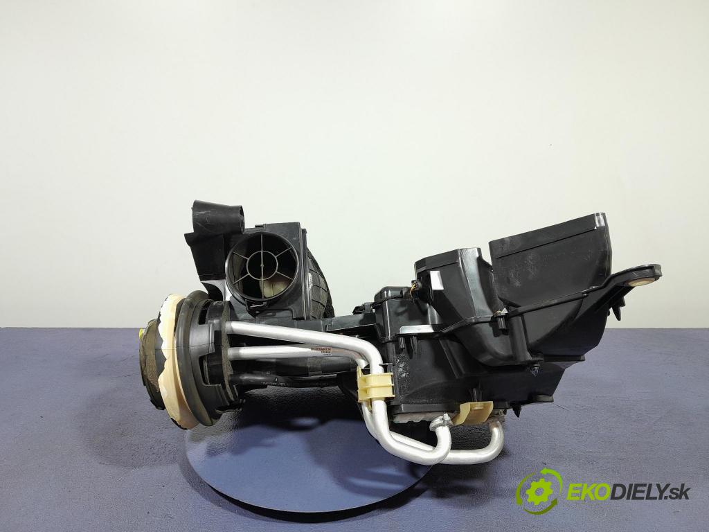 Bmw X7 2021 radiátor 6807233