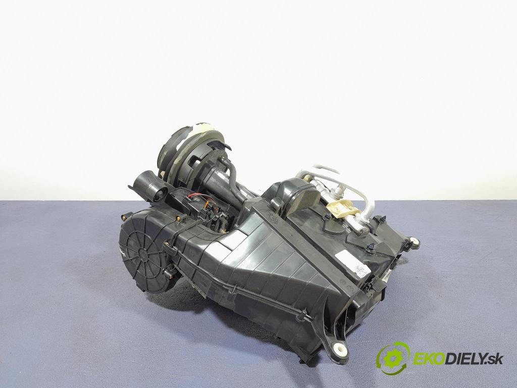 Bmw X7 2021 radiátor 6807233