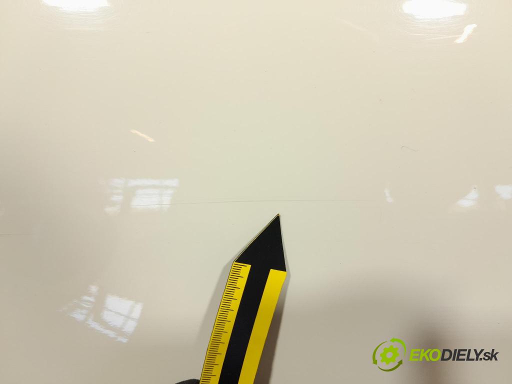Renault Captur 2013 dveře Zad: prave
