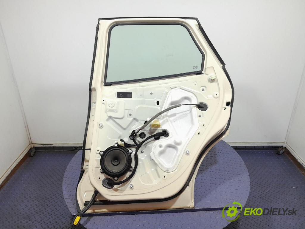 Renault Captur 2013 dveře Zad: prave 