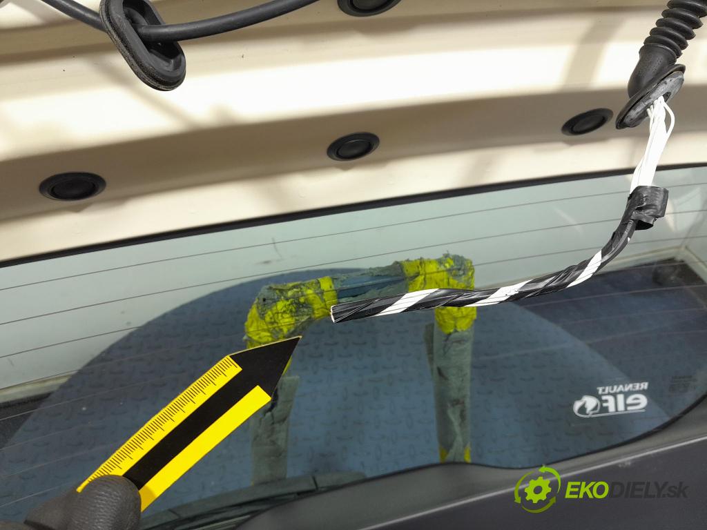 Renault Captur 2013 zadní dveře kufra: kufr 