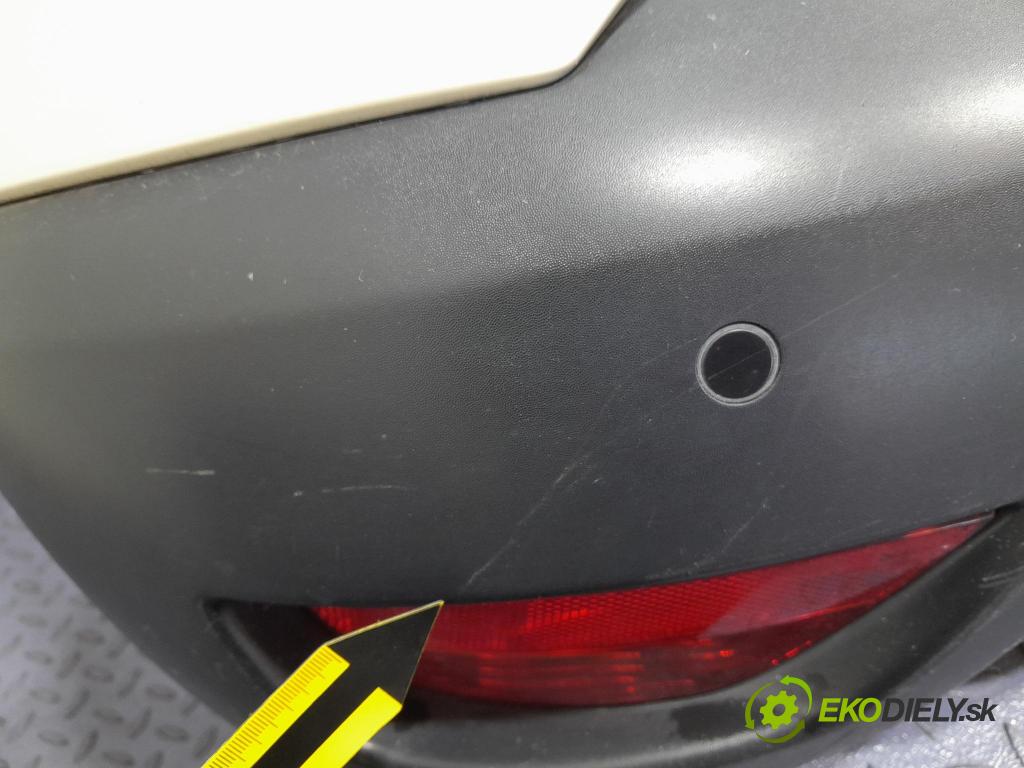 Renault Captur 2013 nárazník Zad:
