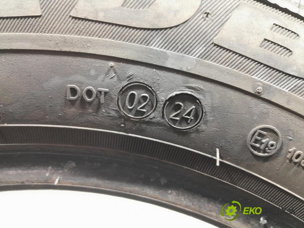 Volvo V40 2002 pneumatika Leto: