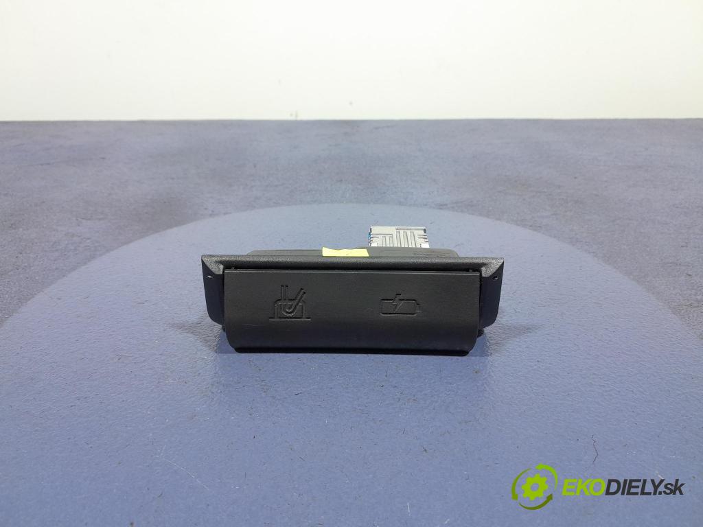 Bmw X7 2021 kryt Plast: Interiéry: 6995522