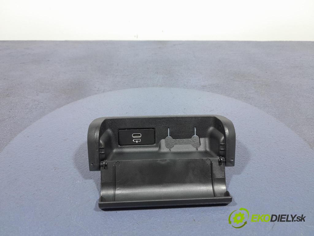 Bmw X7 2021 kryt Plast: Interiéry: 6995522