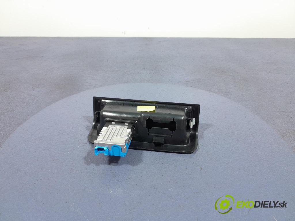 Bmw X7 2021 kryt Plast: Interiéry: 6995522