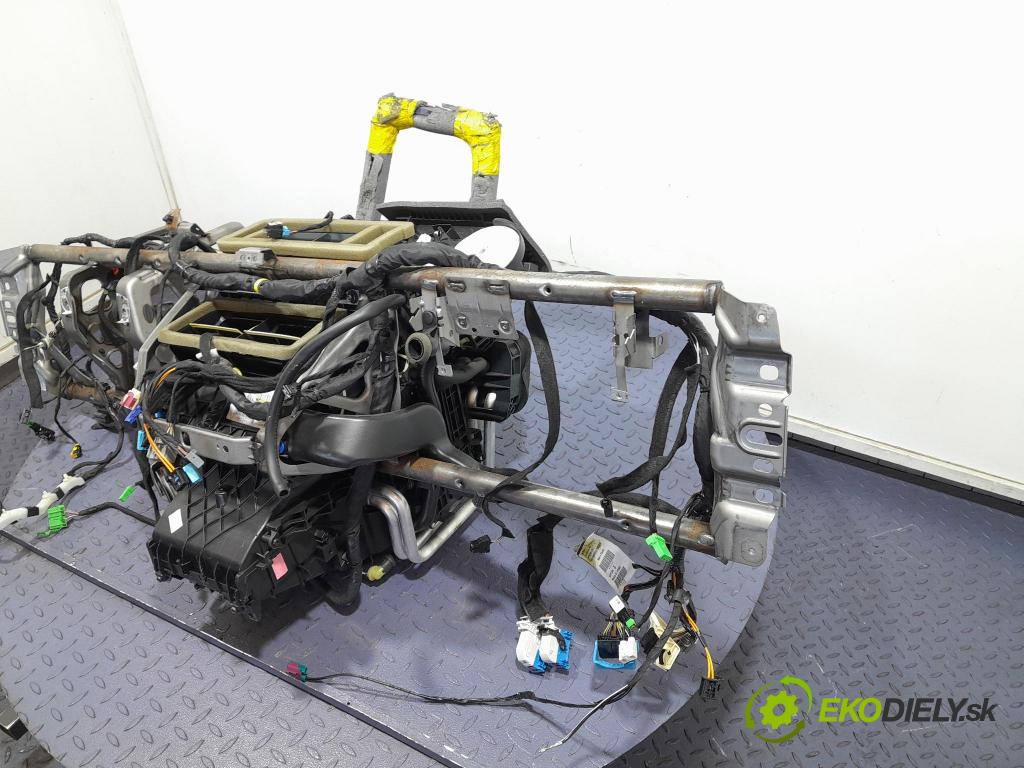 Volvo V40 2014 radiator 31404278