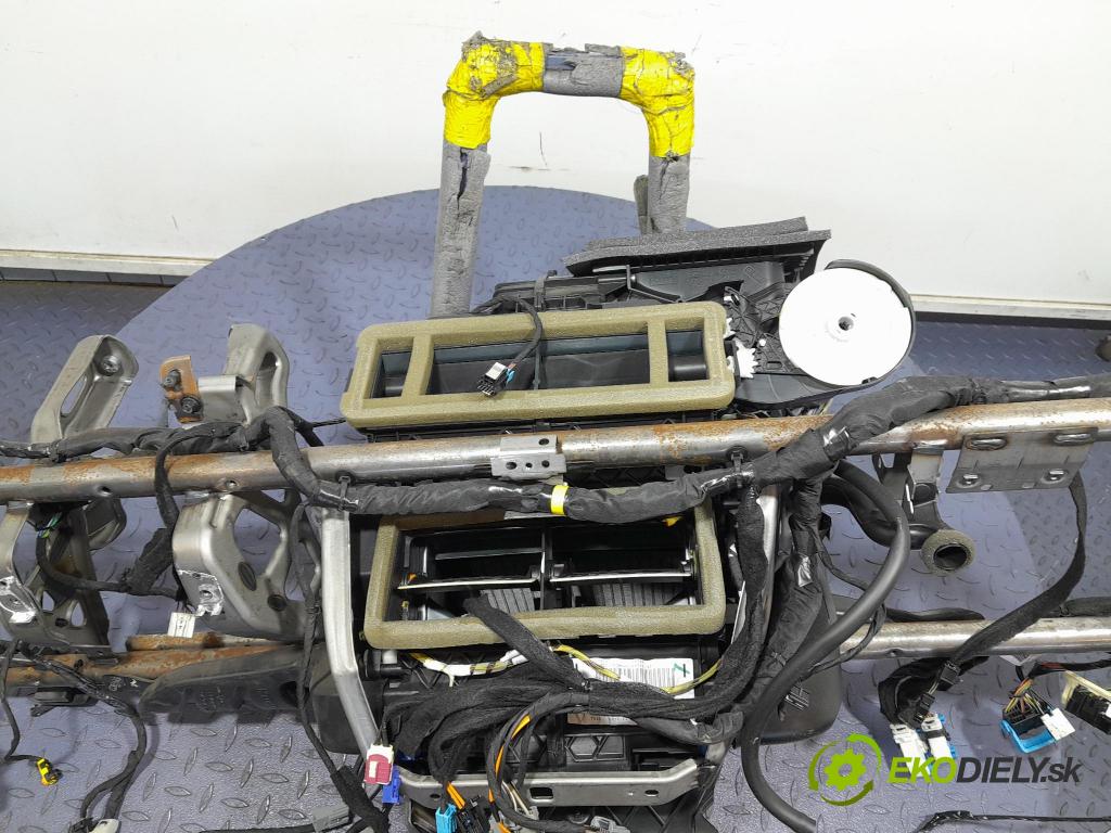 Volvo V40 2014 radiator 31404278