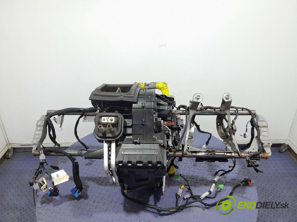 Volvo V40 2014 radiator 31404278