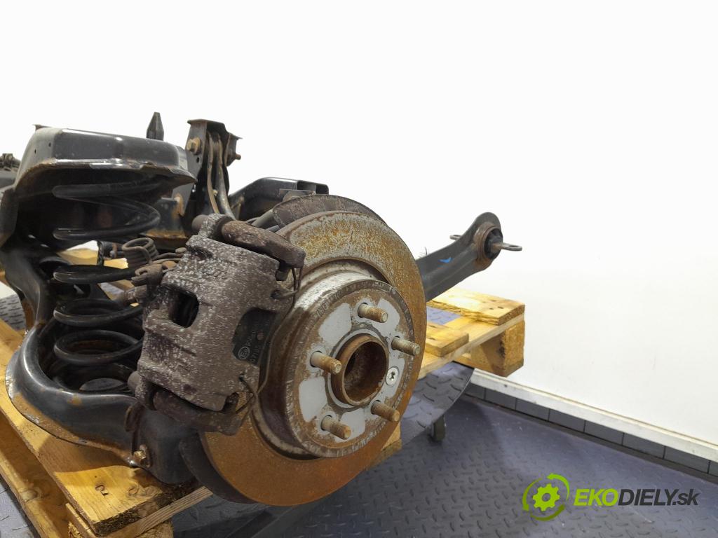 Volvo V40 2014 výztuha Pozastavenia: Zad: