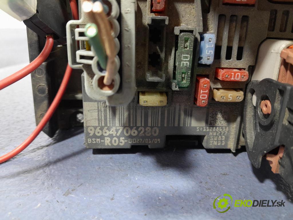 Peugeot 308 2009 skrinka Poistky: 9664706280